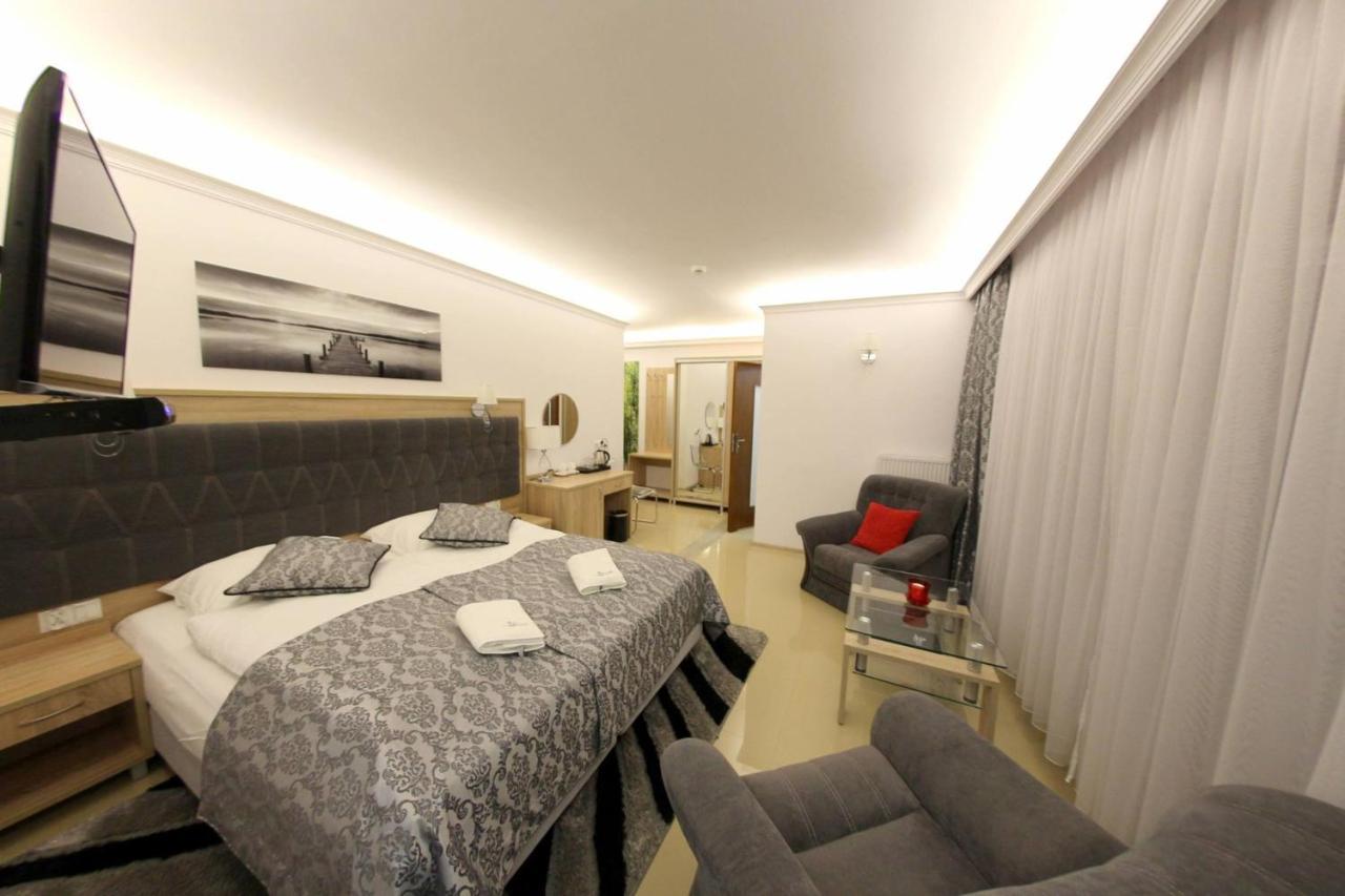 Wichrowe Wzgorze Chmielno Hotel Екстериор снимка