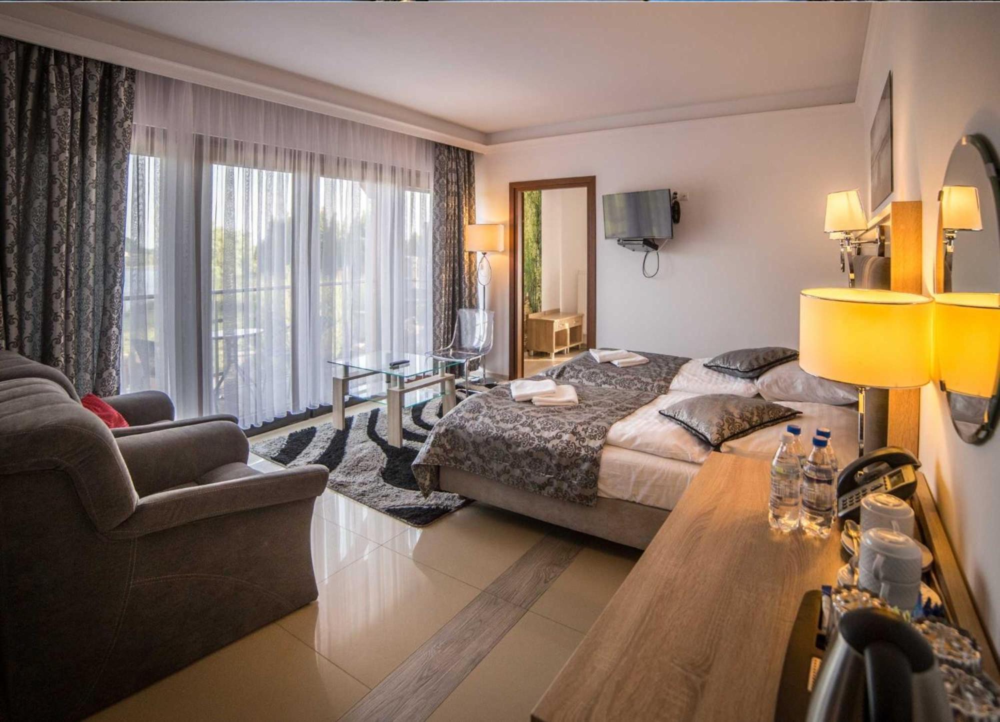Wichrowe Wzgorze Chmielno Hotel Екстериор снимка