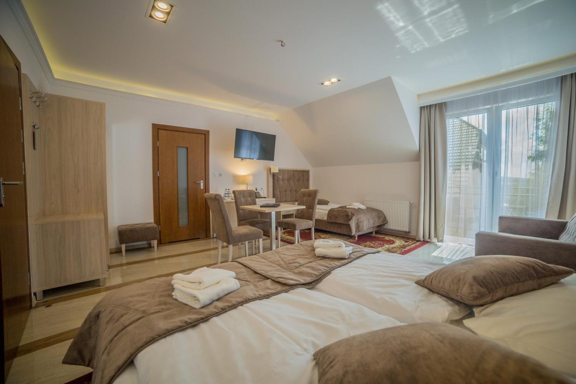 Wichrowe Wzgorze Chmielno Hotel Екстериор снимка